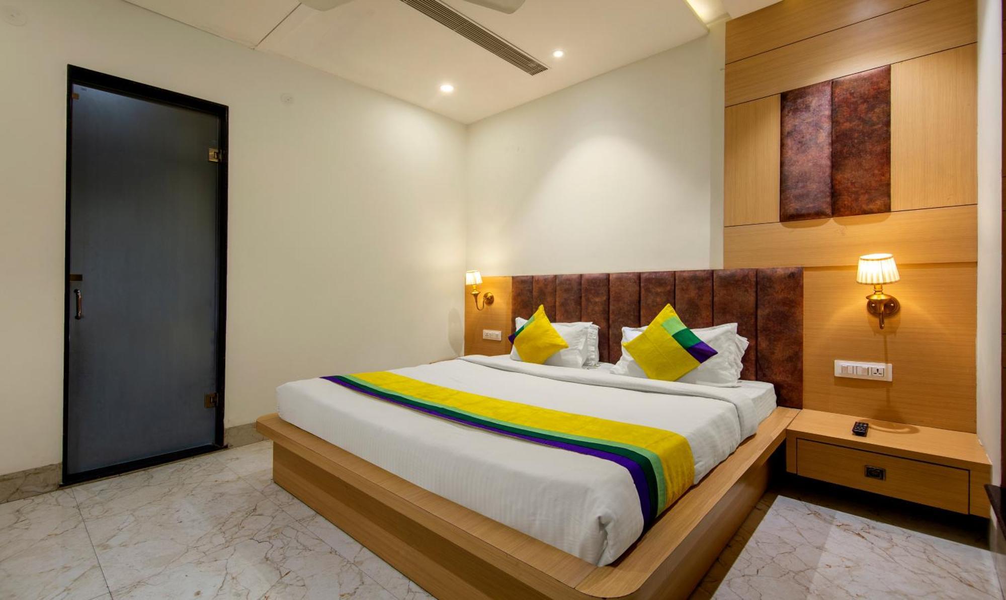 Itsy Hotels Sehdev Residency, Near Golden Temple Amritsar Extérieur photo